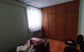 Apartament la casa, 4 camere, pretabil pentru birouri, zona Cetate - Poză 3