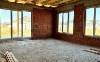 Casa la rosu  cu 4 camere de vanzare in Santandrei - Poză 9