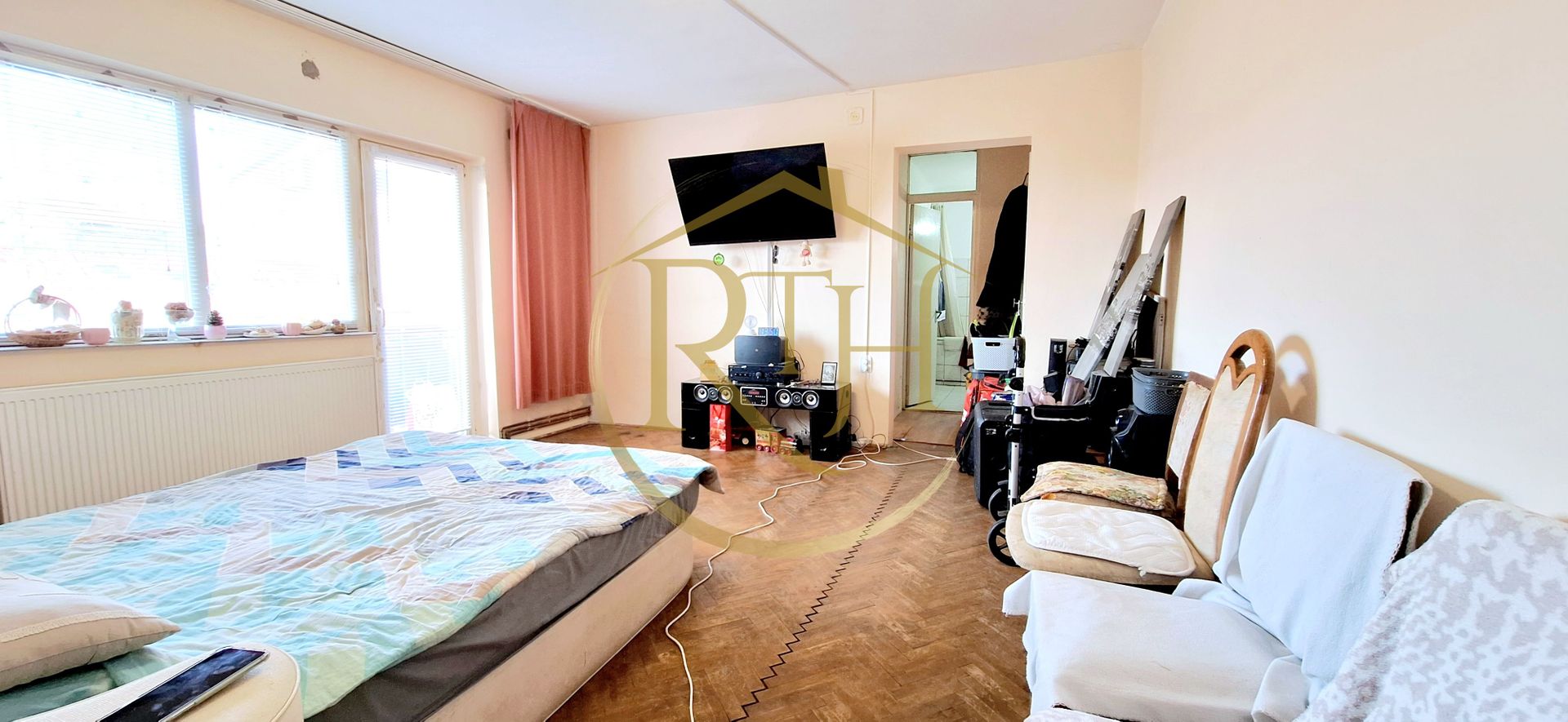 Oferim spre vanzare, Apartament cu 3 camere, Girocului, Sp. Judetean - Poză 2