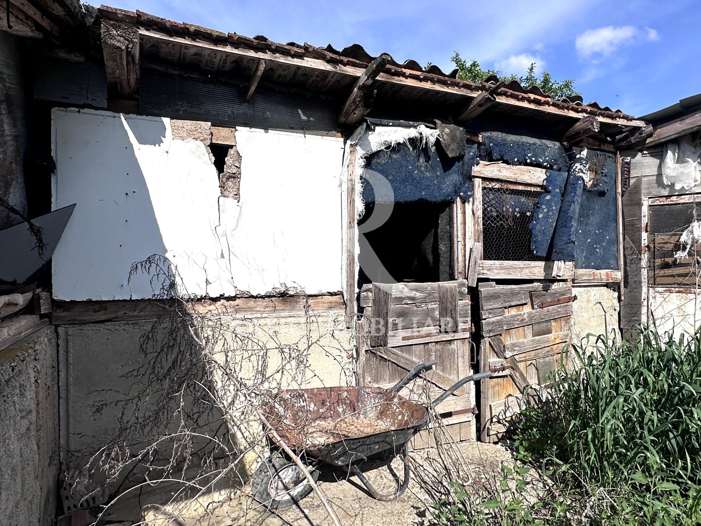 Casa cu anexe si pivniță | Teren intravilan generos | Sannicolau Roman - Poză 22