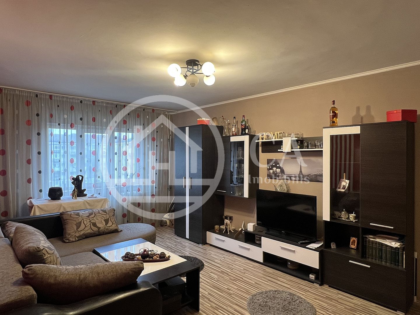 Apartament cu 3 camere de vanzare Leonardo Da Vinci, Nufarul, Oradea - Poză 1