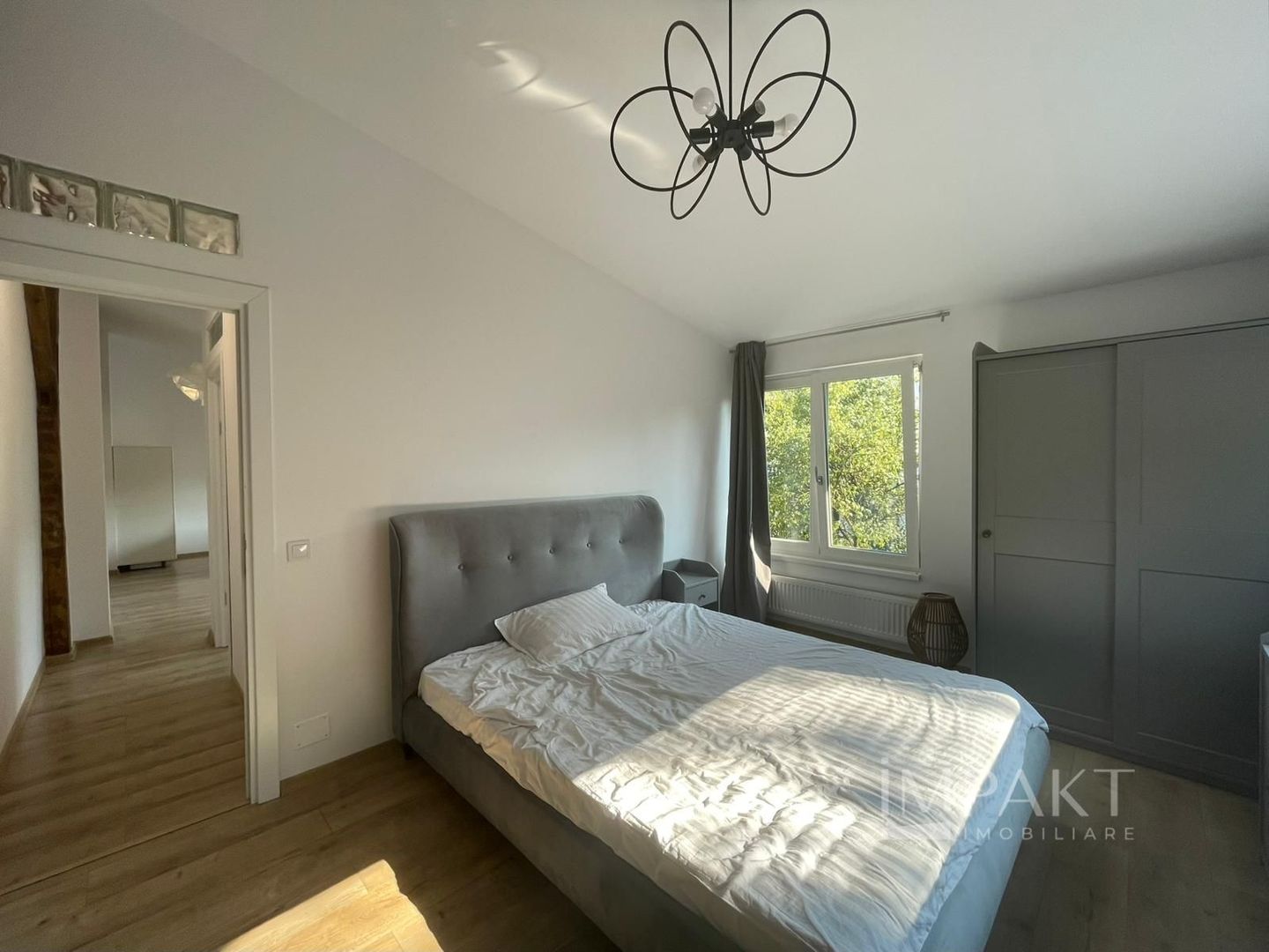 Apartament cu 3 camere de inchiriat in zona ultracentrala - Poză 9