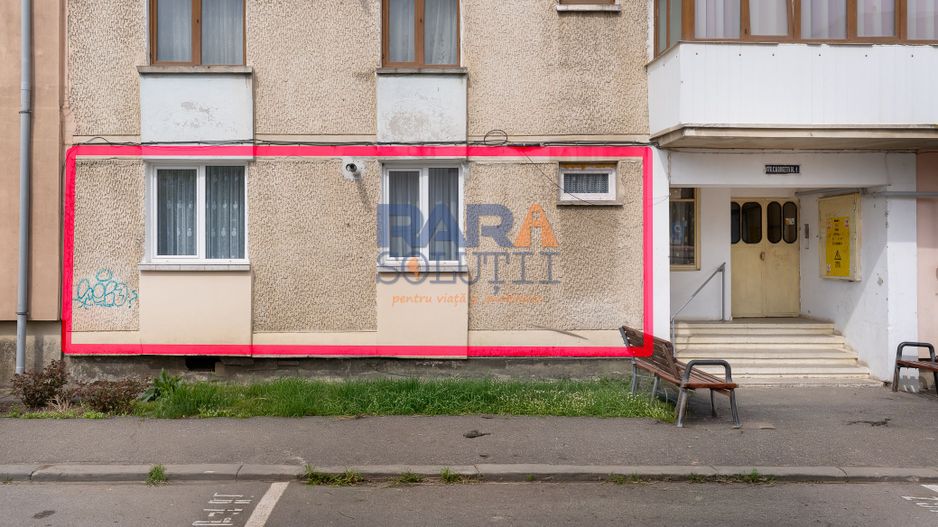 Spațiu pentru birou / salon / cabinet (38 mp) - Poză 1