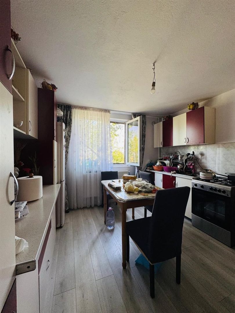 Casa cu acces auto in curte Grigorescu - Poză 2