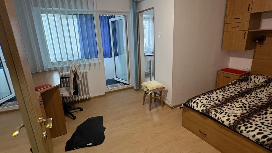 Vanzare Garsoniera zona Giulesti - Poză 1