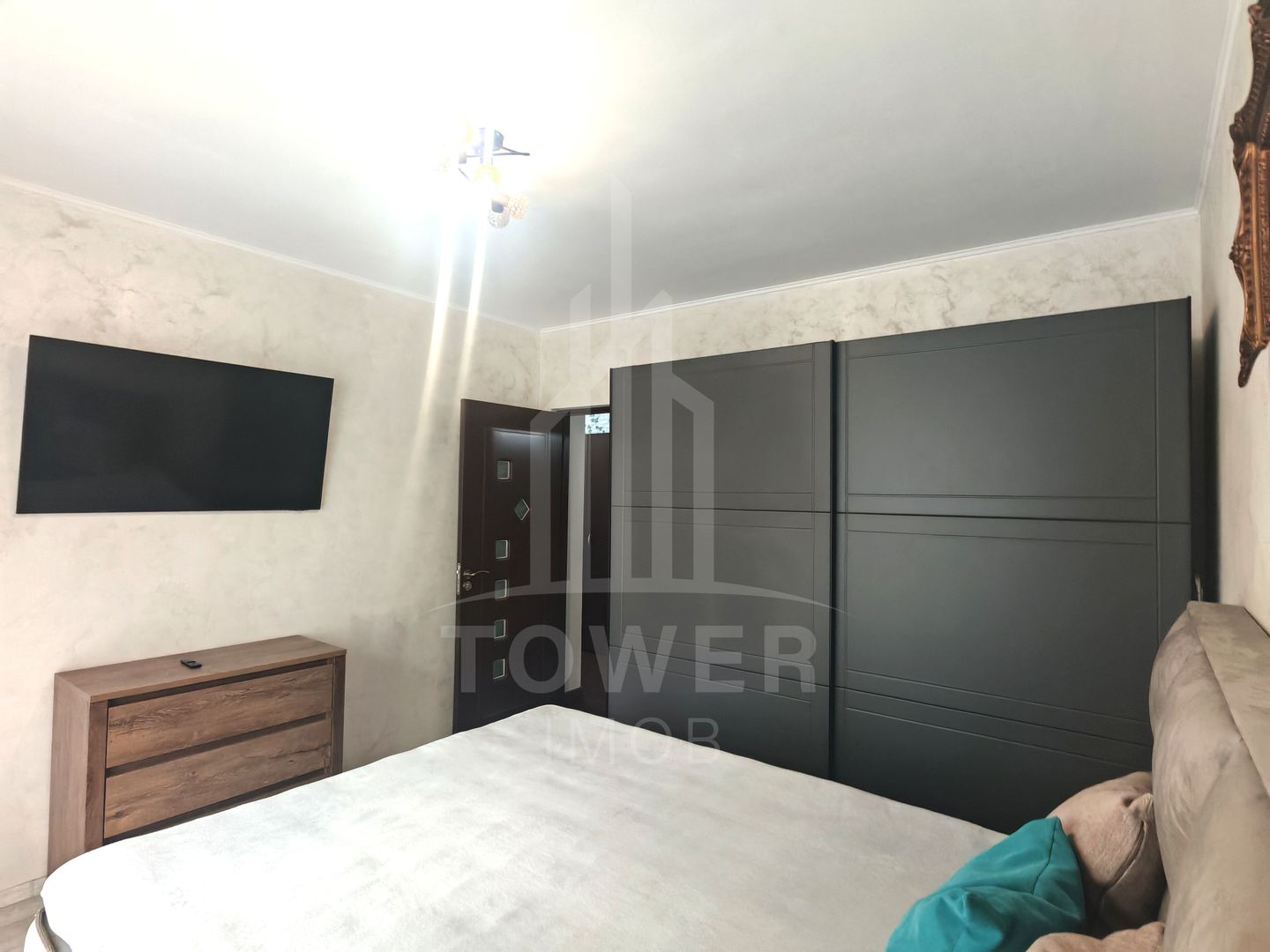 Apartament cu 3 camere 74 mp de vânzare în zona Turnisor - Poză 3
