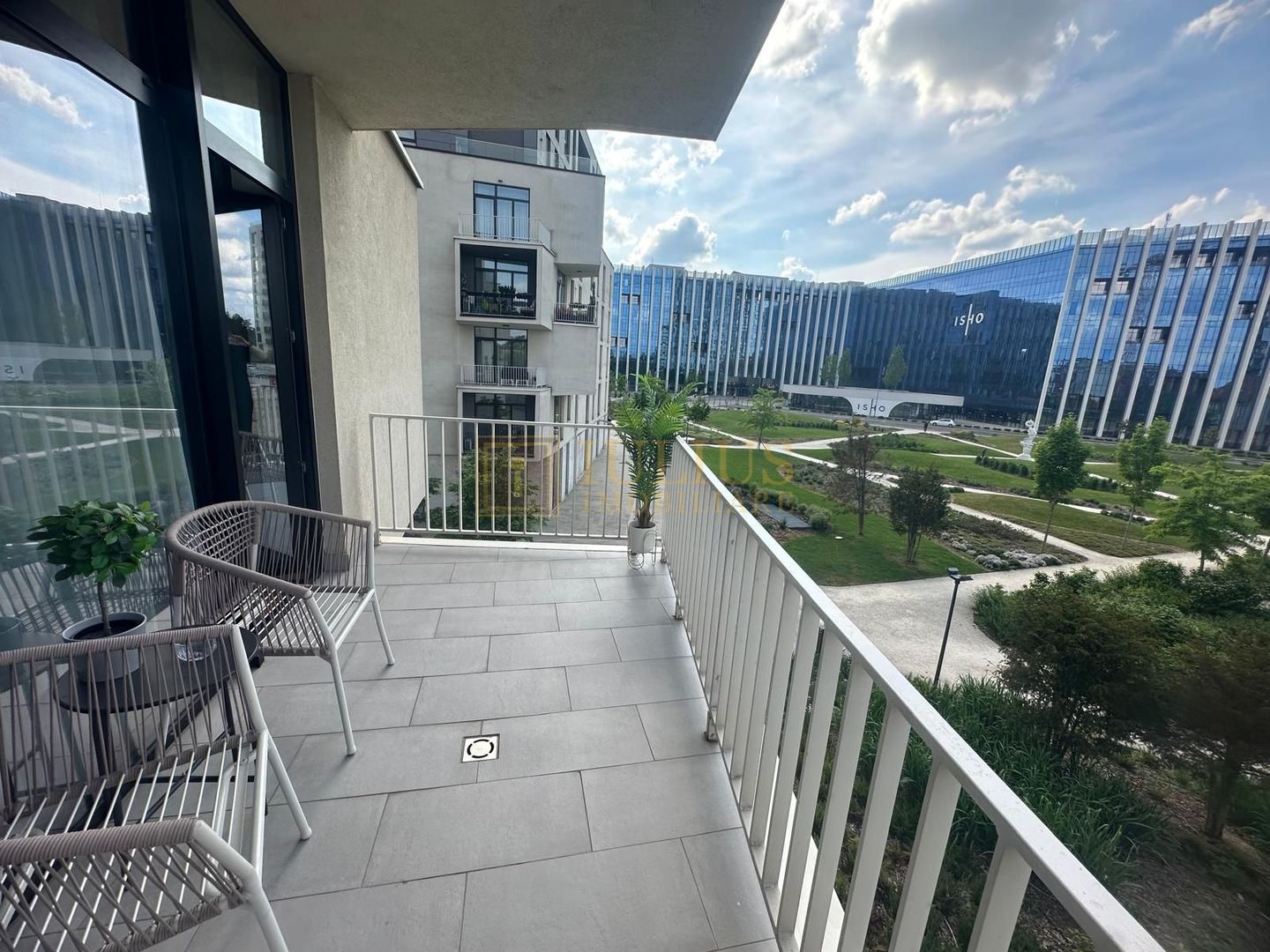 Monarch Tower| 4 camere-3 dormitoare| loc de parcare| balcon| 2 bai - Poză 1