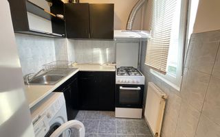 Apartament cu trei camere zona Dacia - Poză 1
