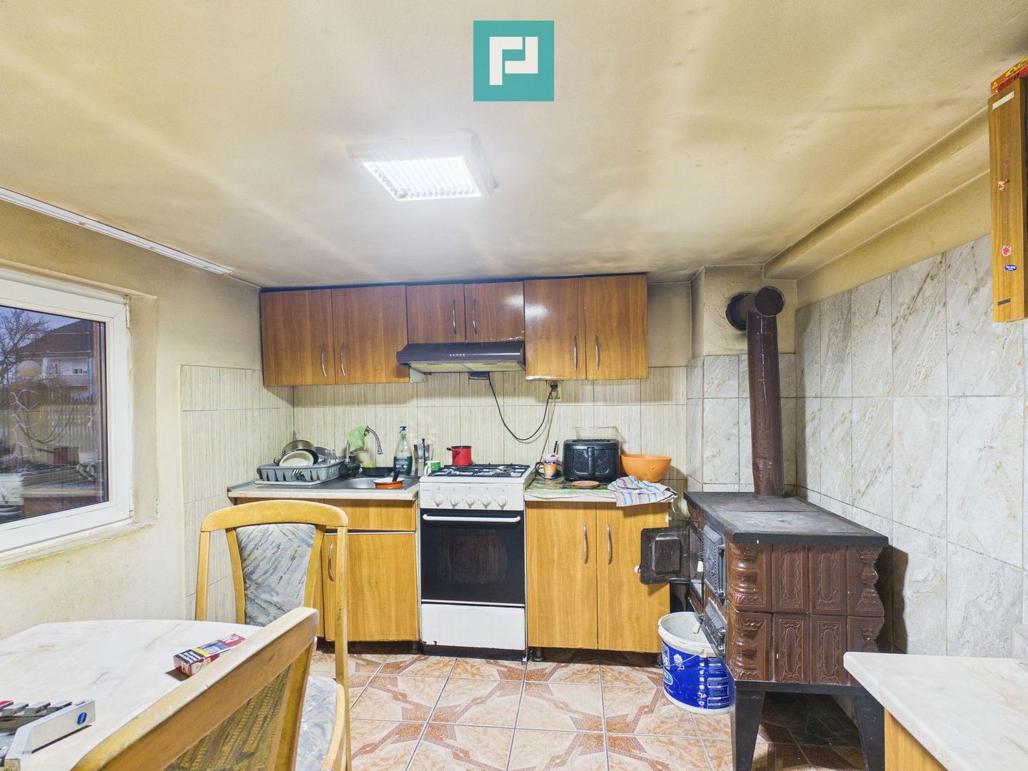 Casă cu 4 camere și 700 mp teren în Cermei - Poză 5