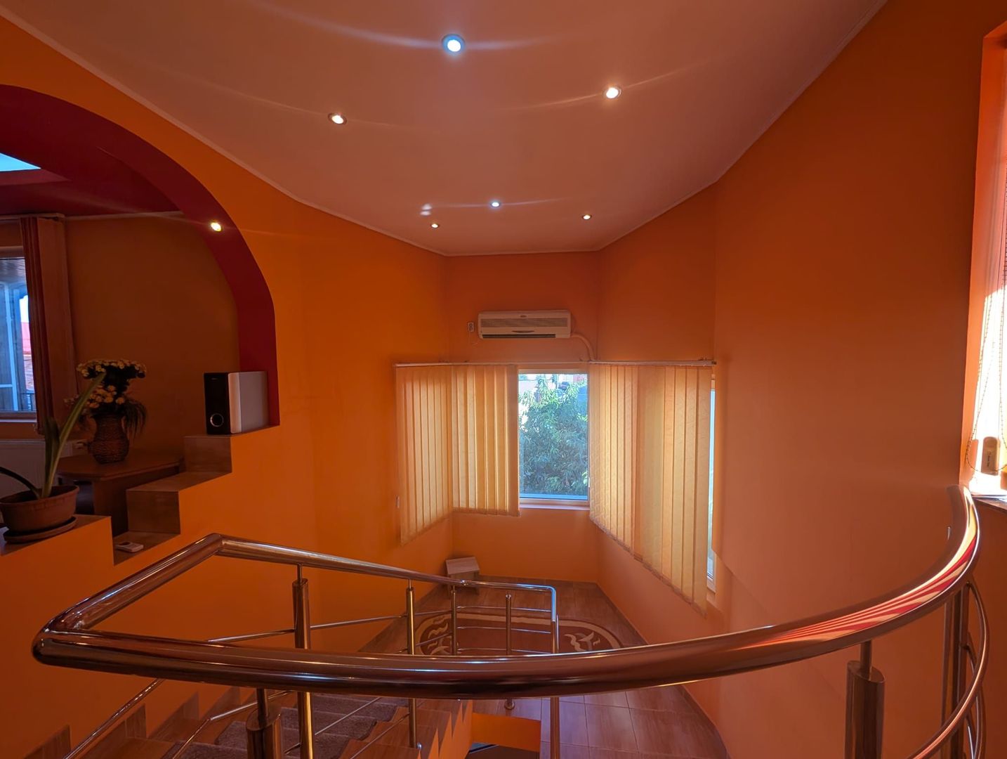 Vila spațioasă 6 camere cu teren generos – Ferentari – Preț excelent! - Poză 18