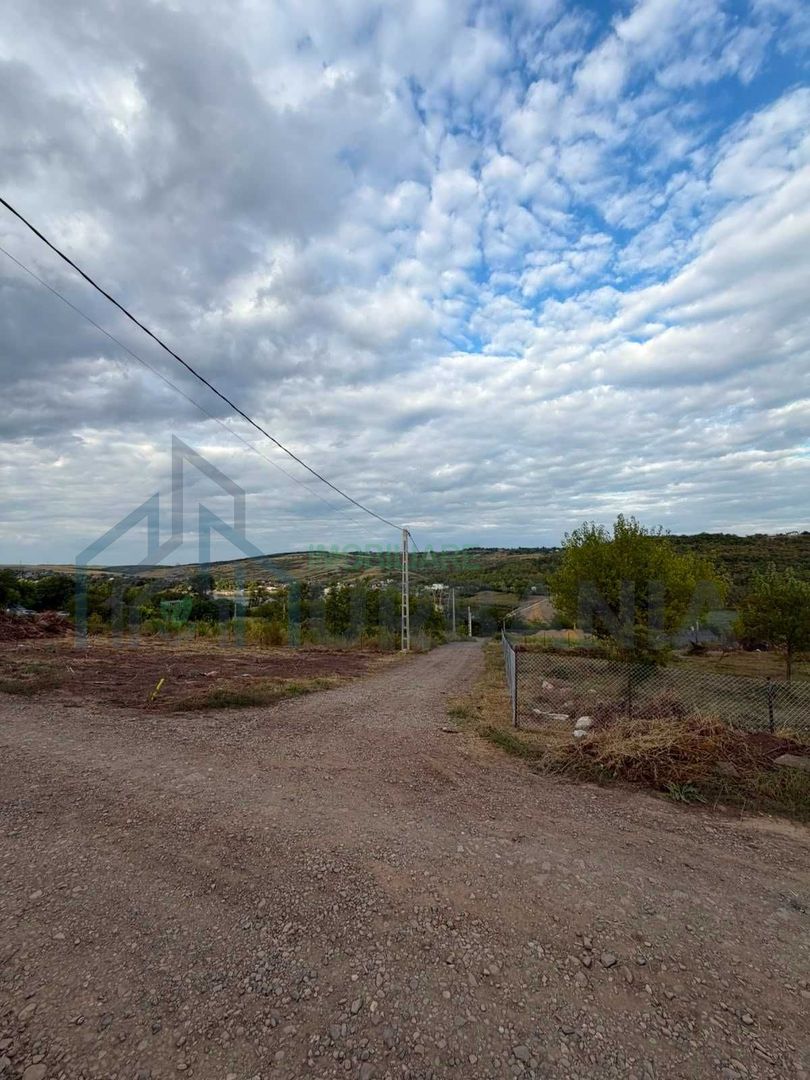 Teren intravilan de vanzare in Sorogari, comuna Aroneanu - 882 mp - Poză 2