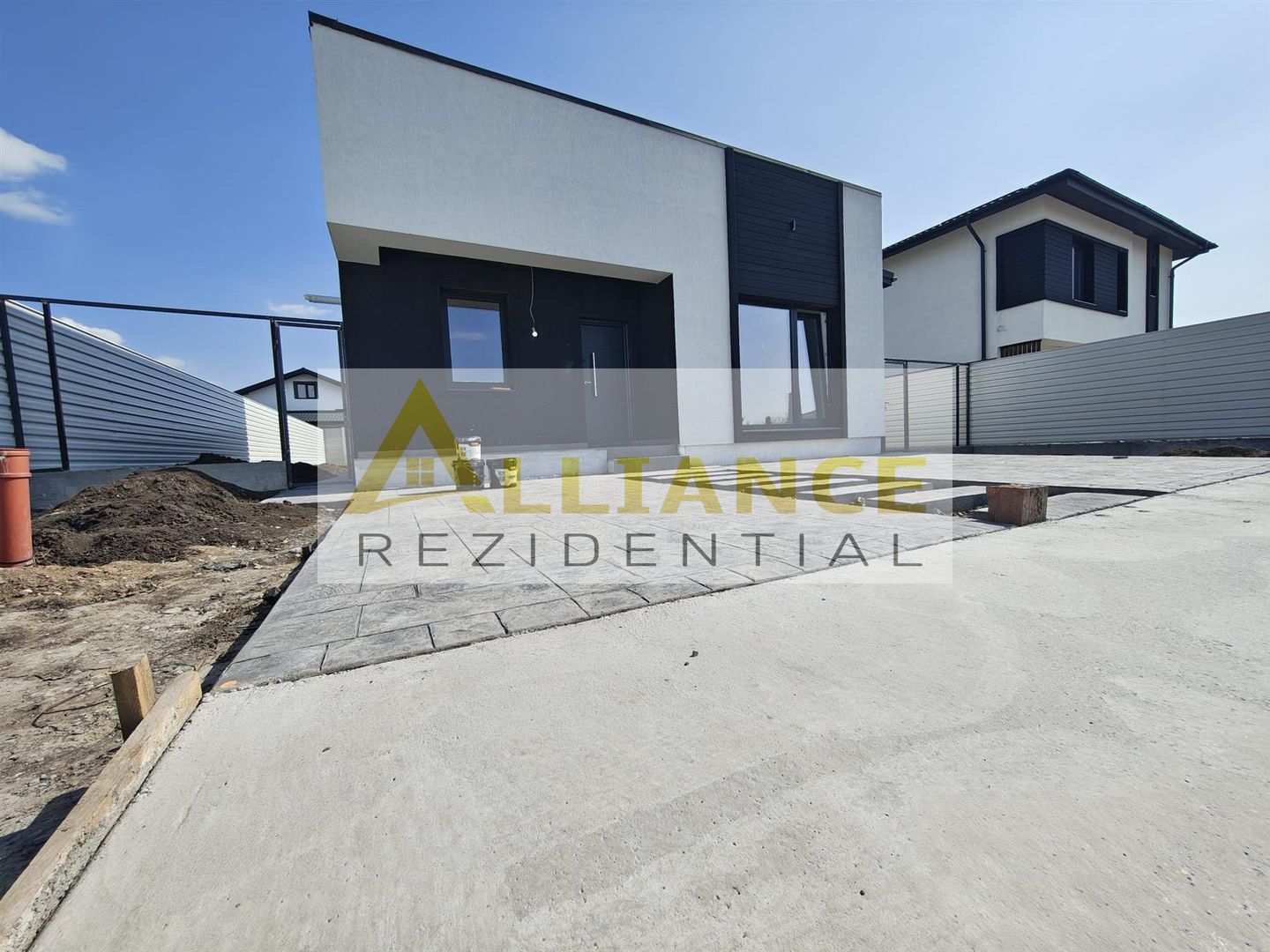 CASA PE PARTER CU 4 CAMERE DE VANZARE - COMUNA BERCENI - Poză 1