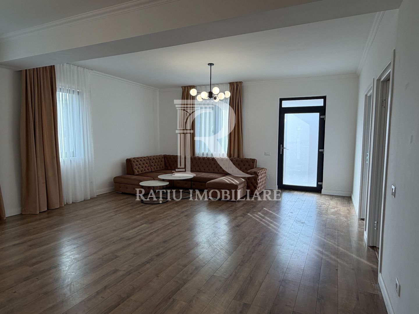 Casa cu 4 dormitoare | Jacuzzi | Sauna | Sanmartin | Oradea - Poză 6