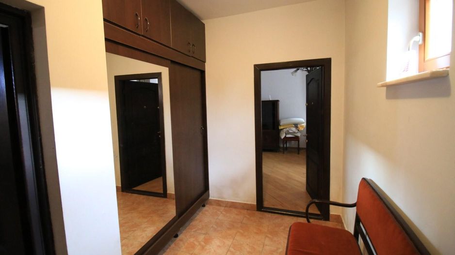 Proprietate deosebita - casa cu curte si livada - Poză 29