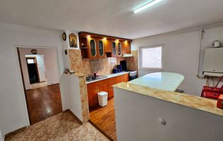 Apartament 2 camere, 52 mp, parter înalt, cu balcon, zona Cetate