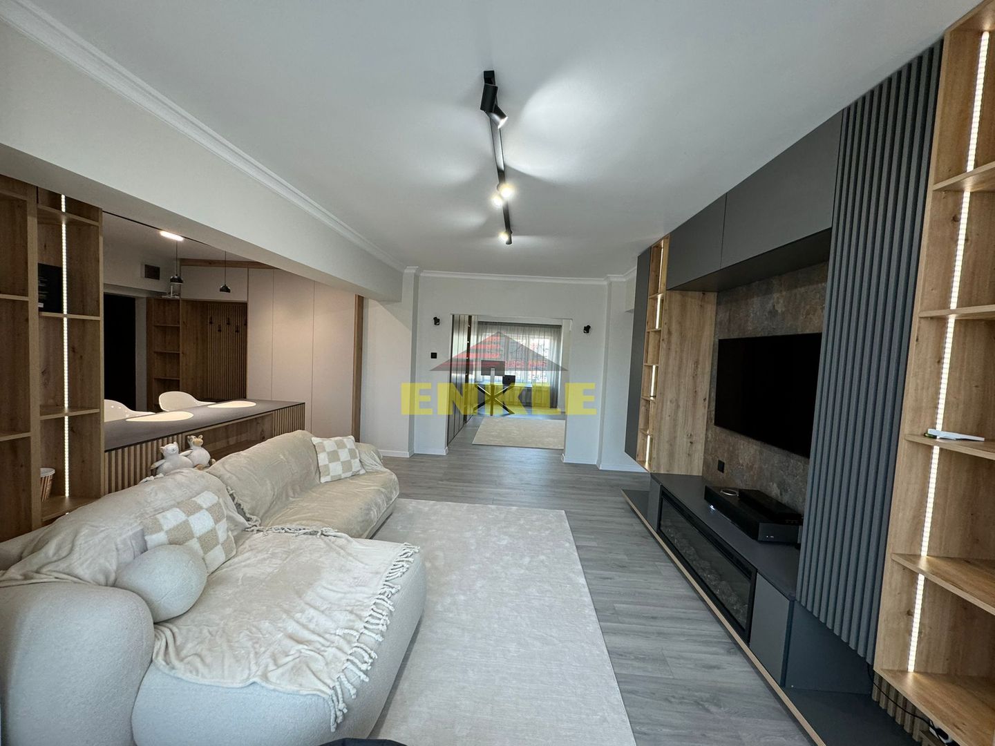 De vânzare – Apartament 4 camere, 102 mp, zona Bazar - Poză 5
