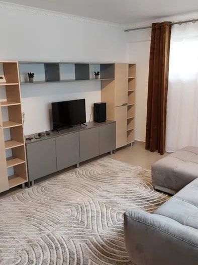 Apartament modern 1 camera Dec 40 mp Baza 3 Carrefour Felicia 350 euro - Poză 1