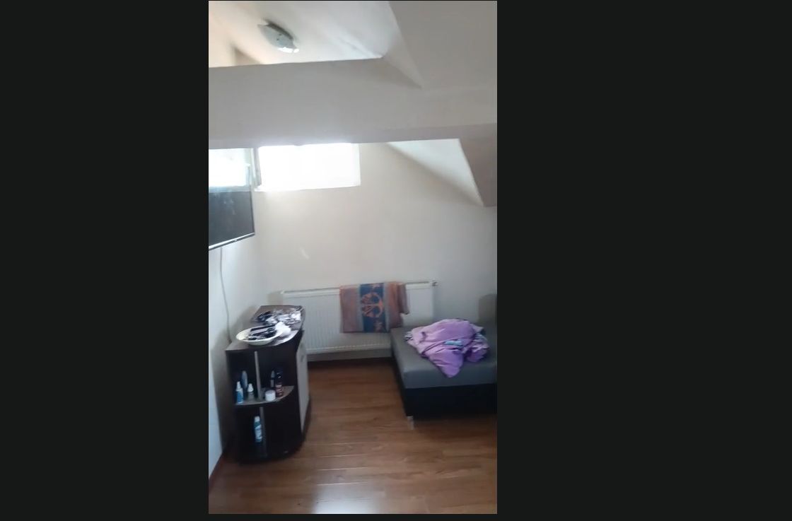 De vanzate - apartament 2 camera ( Mansarda) -zona Centrala - Poză 15