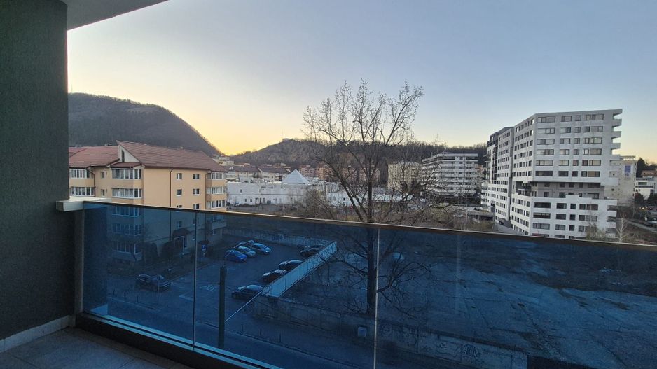 Exclusivitate -Apartament în bloc nou, Intrare Răcădău, cu priveliște spre Tâmpa - Poză 12