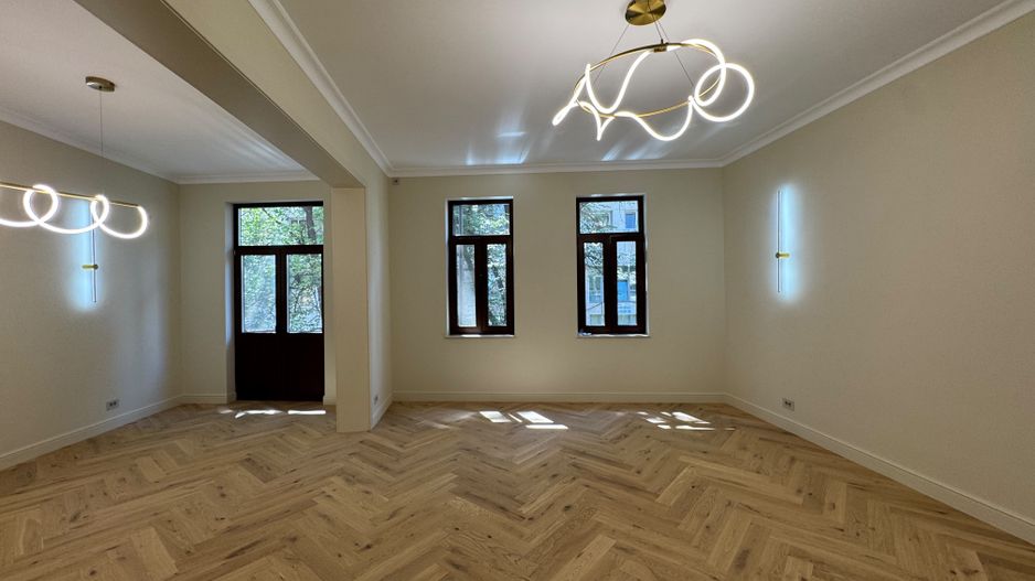 4 camere ||  Mihai Eminescu -Piata Romana || vila interbelica - Poză 1