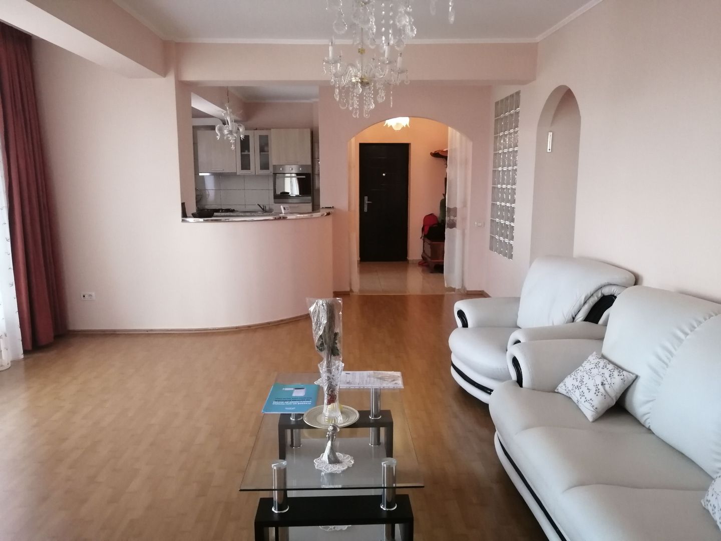 3 camere, structura mare, curte si garaj - Poză 2