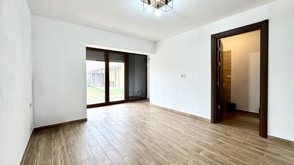 Duplex spațios, prima închiriere, in zona Lunei - Poză 2