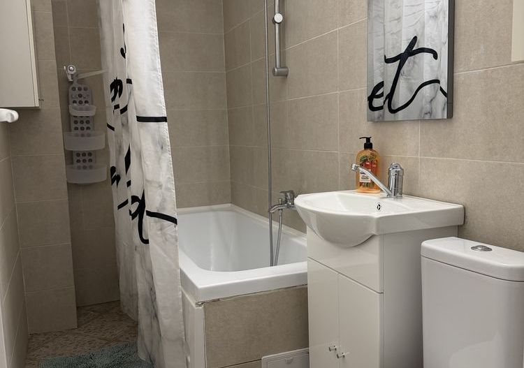 Închiriez apartament 3 camere modern, Nerva Traian -Piata Unirii - Poză 7