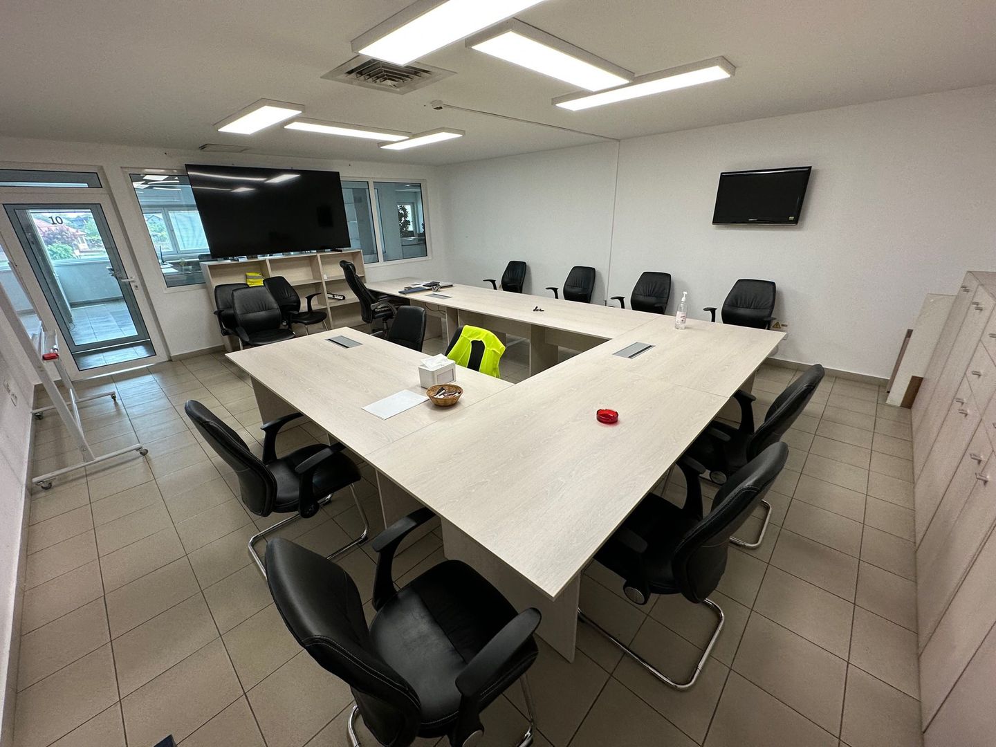 Hala pentru producție + birouri   10.000 mp - Poză 10