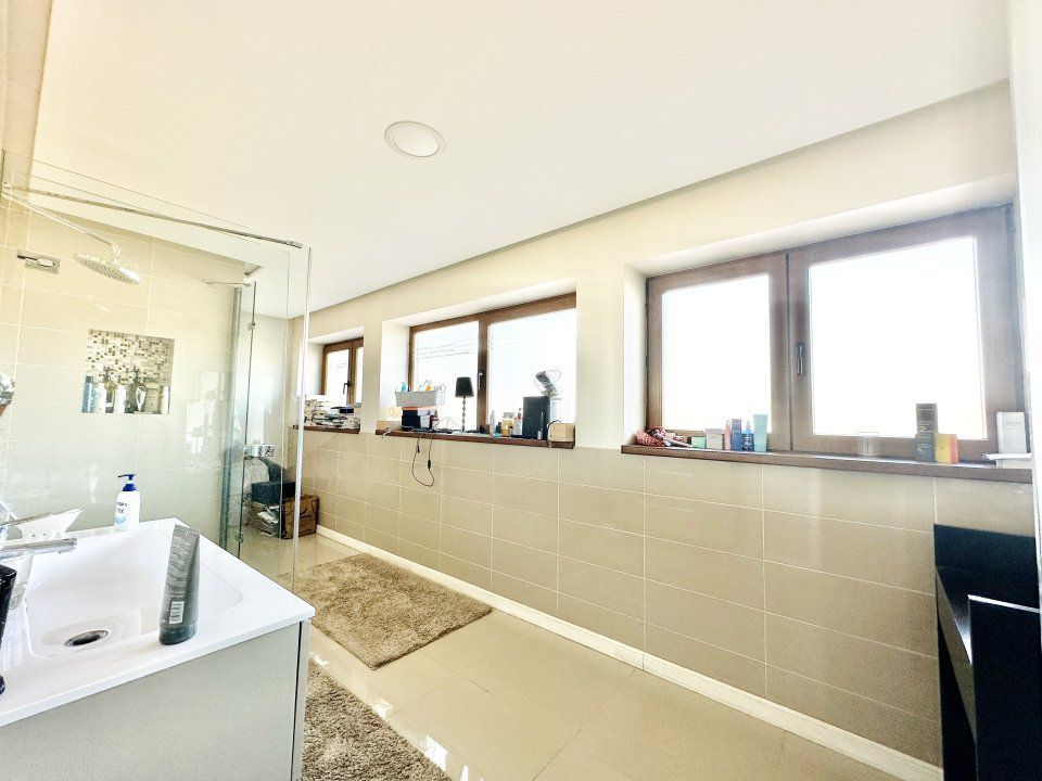 Casă deosebită pe 4 niveluri, renovată, lângă Parcul Tineretului şi metrou. - Poză 16