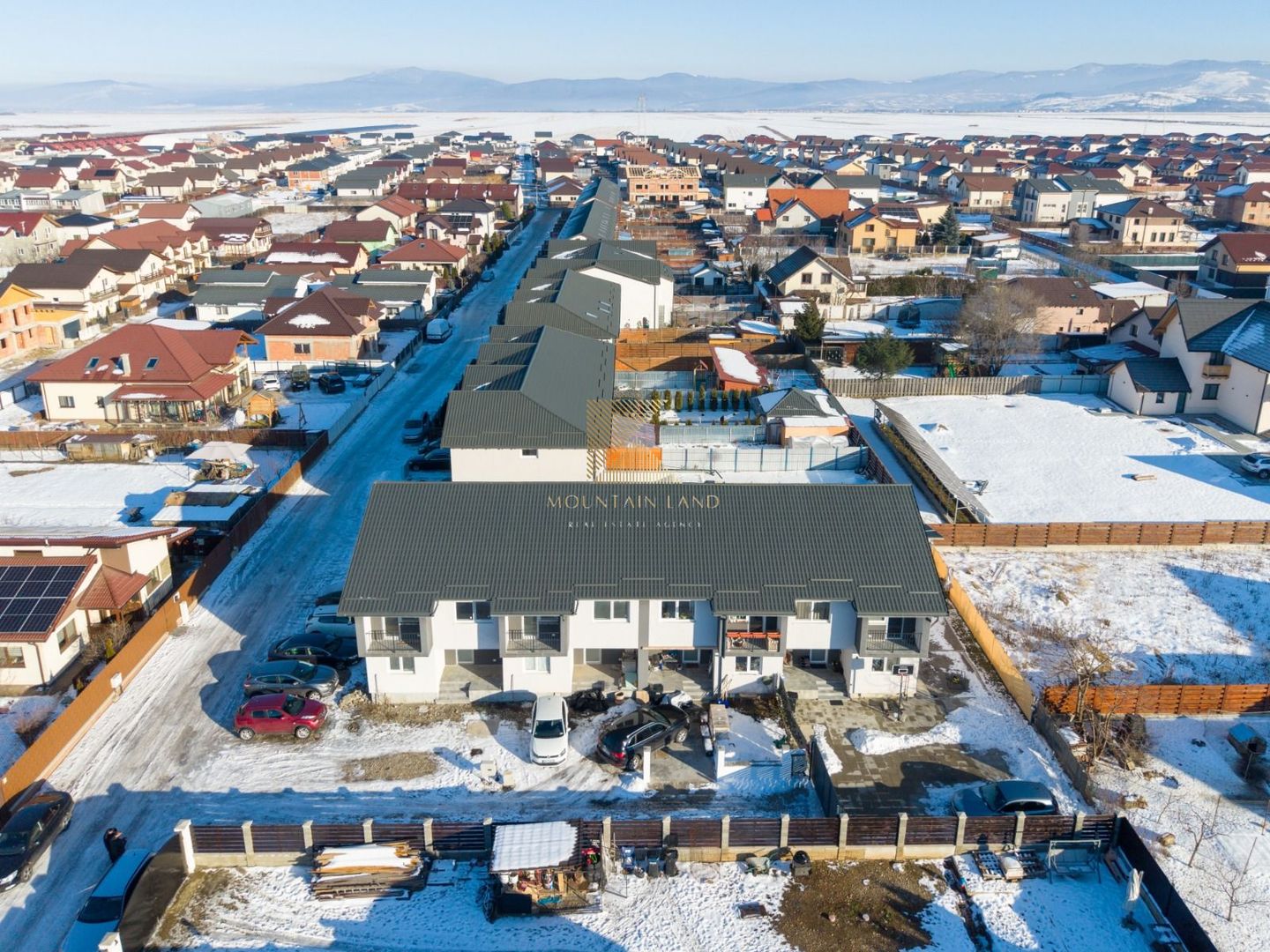 Casă modernă cu curte privată, aproape de Brașov – Cartierul Izvor - Poză 20