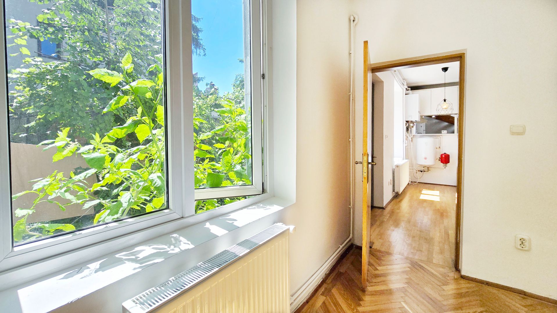 Casă consolidată la preț de apartament - Poză 14