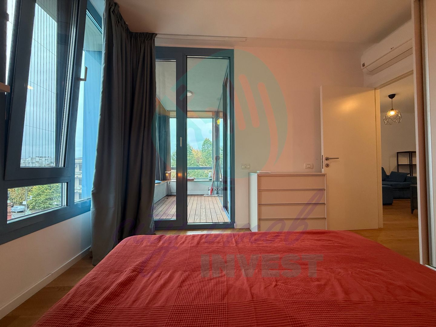 Apartament cu 2 camere, tip duplex, cu design industrial și personalitate - Poză 13