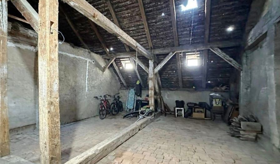 Apartament spațios în Centrul Istoric al Brașovului – zonă premium - Poză 11