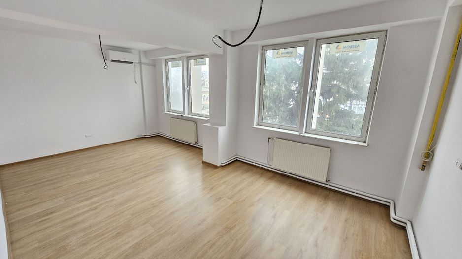 DE ÎNCHIRIAT - Birouri 90 mp, zona ultracentrală! - Poză 1