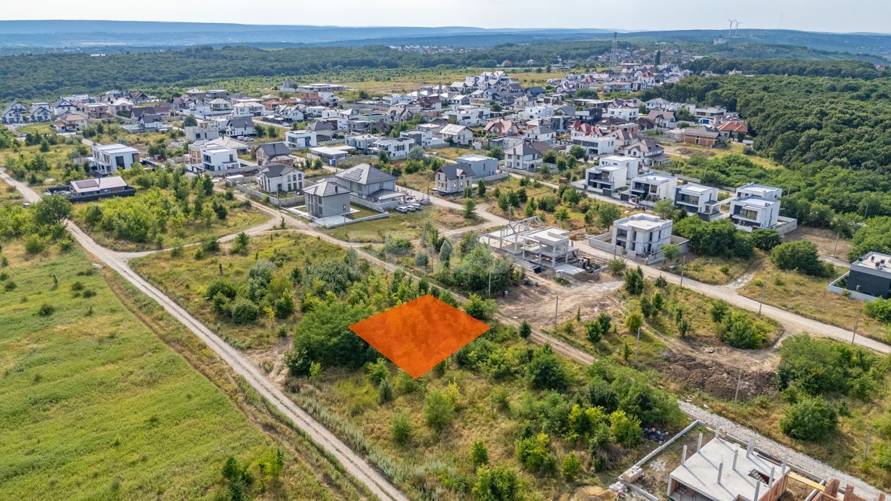 Teren pentru Construcție – 4,35 Ari în Poiana Domnească | Zonă Premium, Locație de Excepție - Poză 1