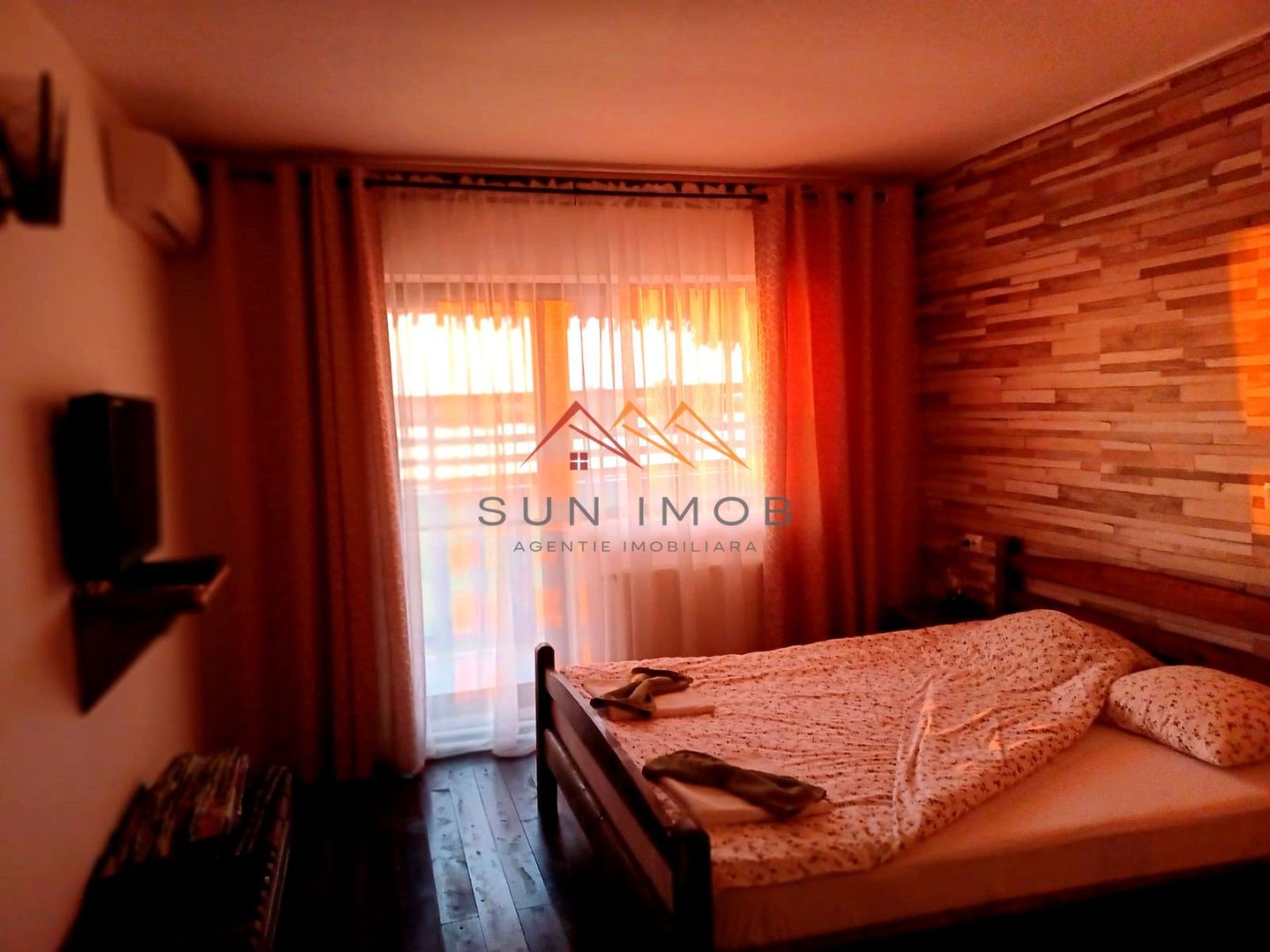 De vanzare pensiune 14 camere, teren 1500 mp, multiple dotari - Poză 4