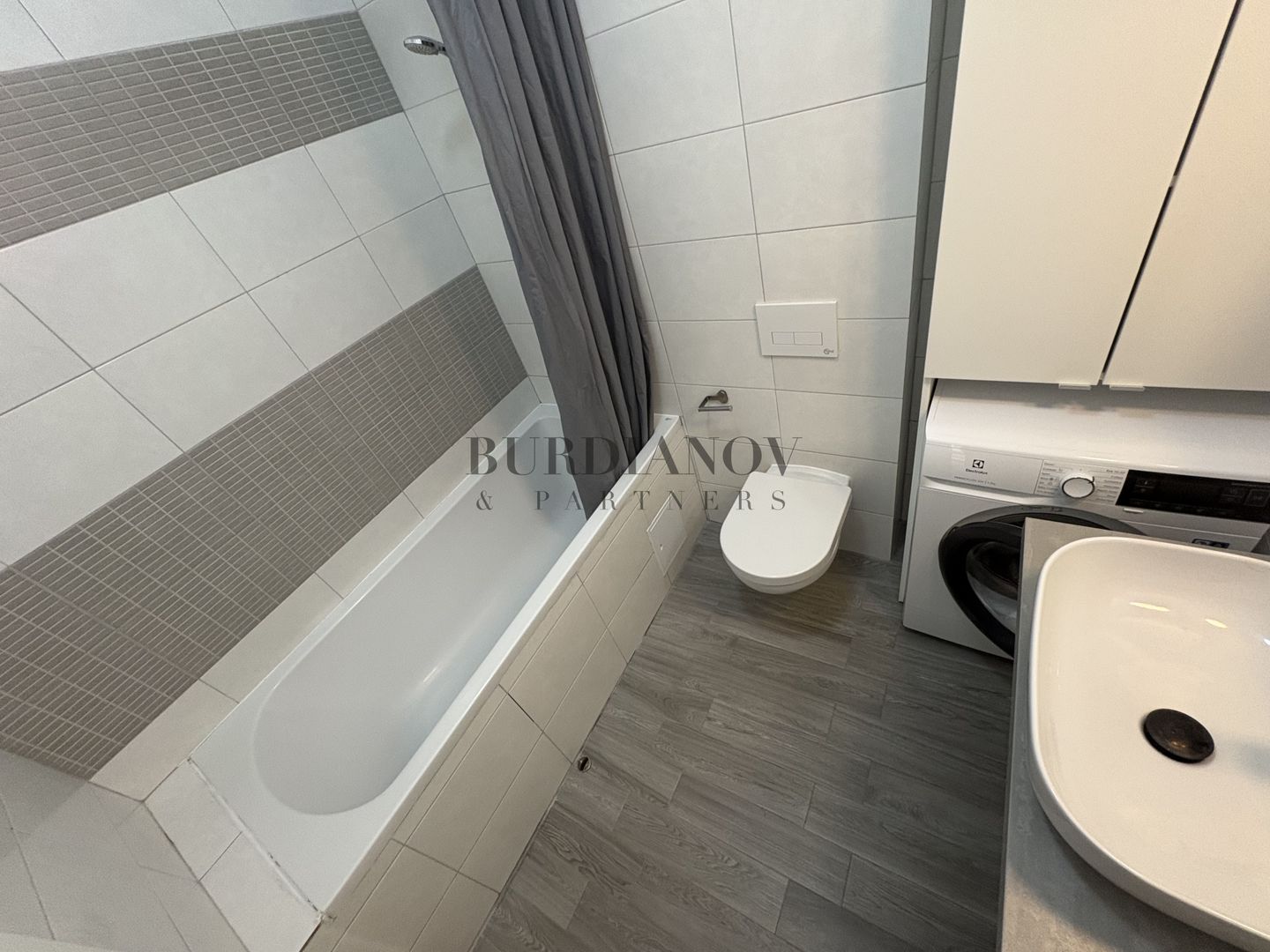 Apartament cu 2 camere de închiriat - metrou Valea Ialomiței - Poză 14