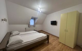 Casa de vanzare 200 mp cu spatiu comercial la parter, strada Lunga - Poză 8