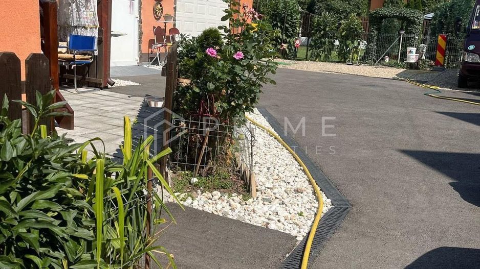 Casa cu front stradal,  7 Noiembrie, ideala clinica/cabinet/locuinta - Poză 1