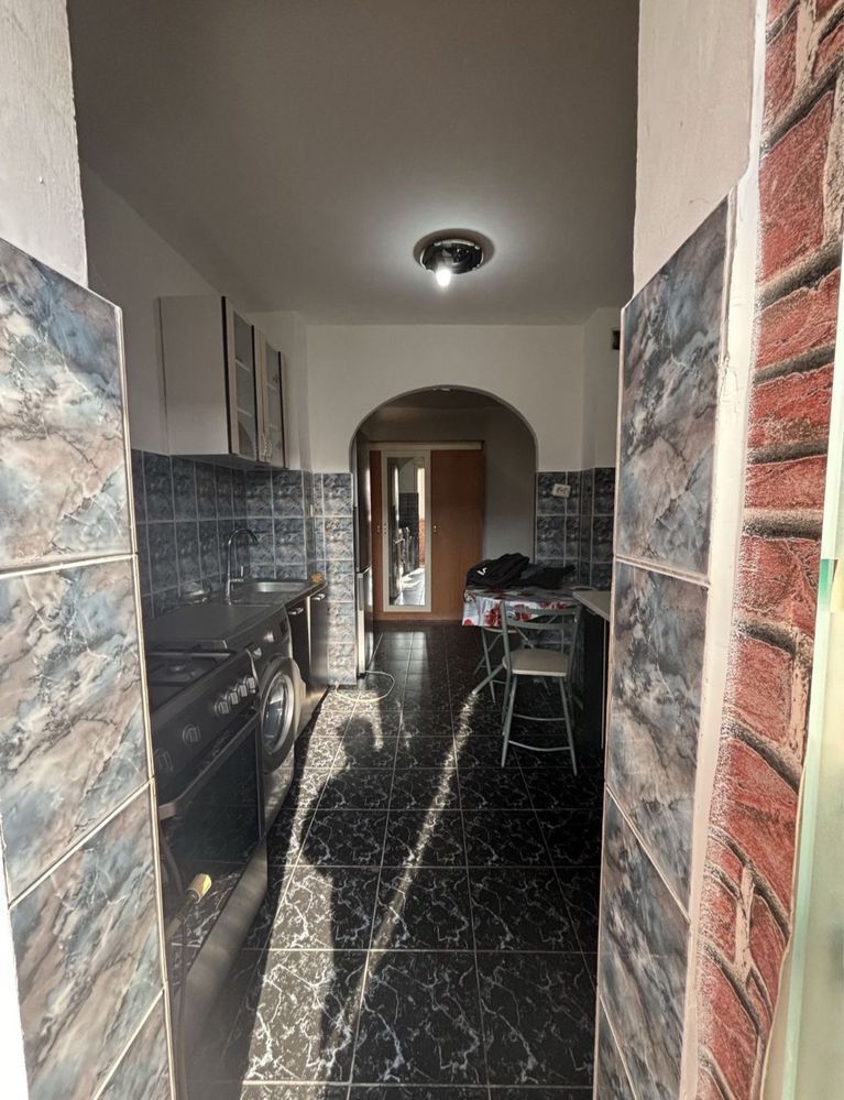 Apartament 2 camere Soarelui decomandat - Poză 1
