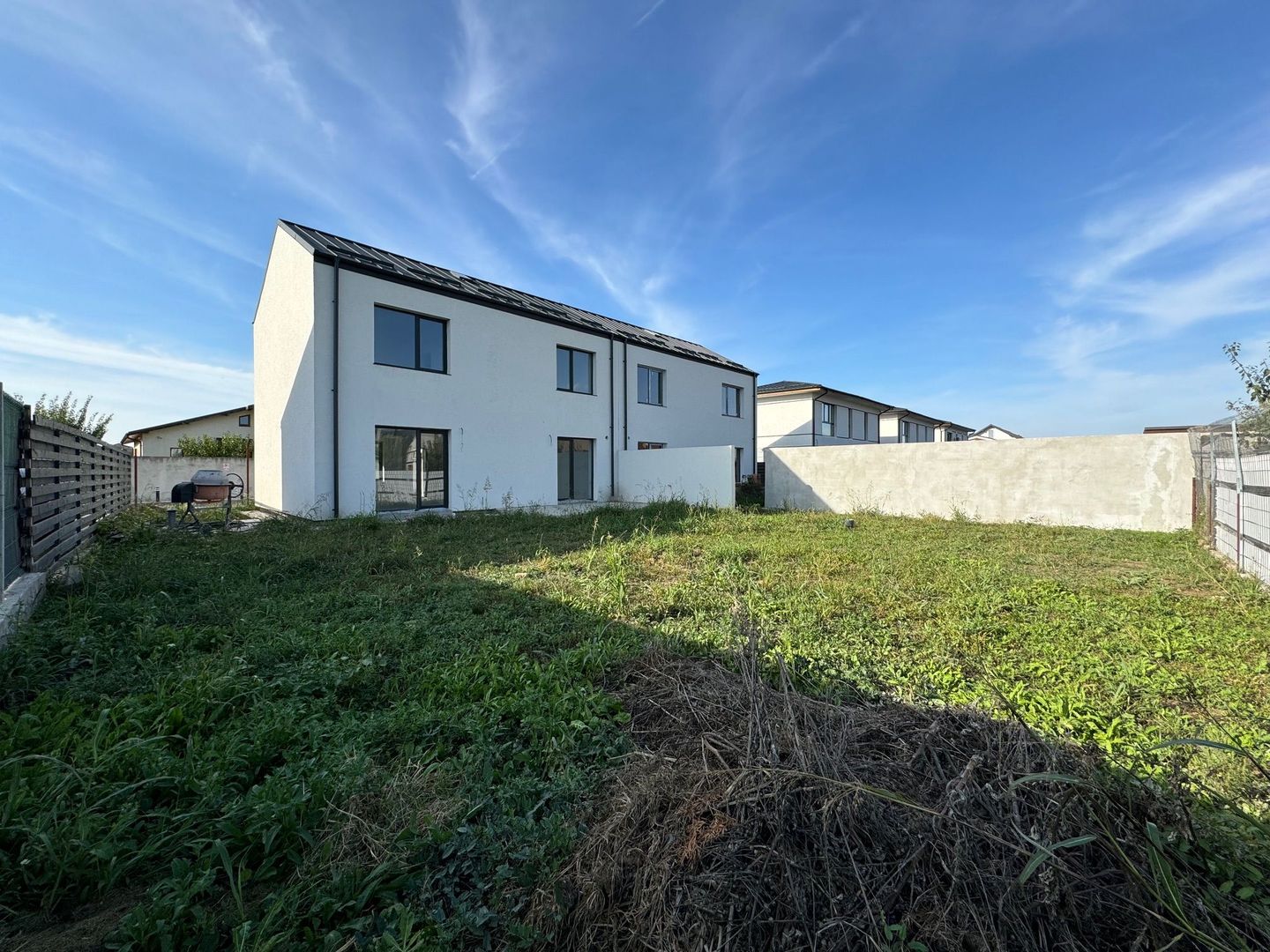 Vila Otopeni Odaile, curte GENEROASA 390m2 - Poză 2