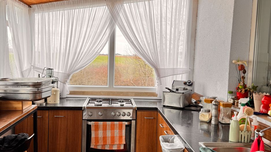 Vilă spațioasă cu 6 camere – Cartierul Viena, Oradea - Poză 7