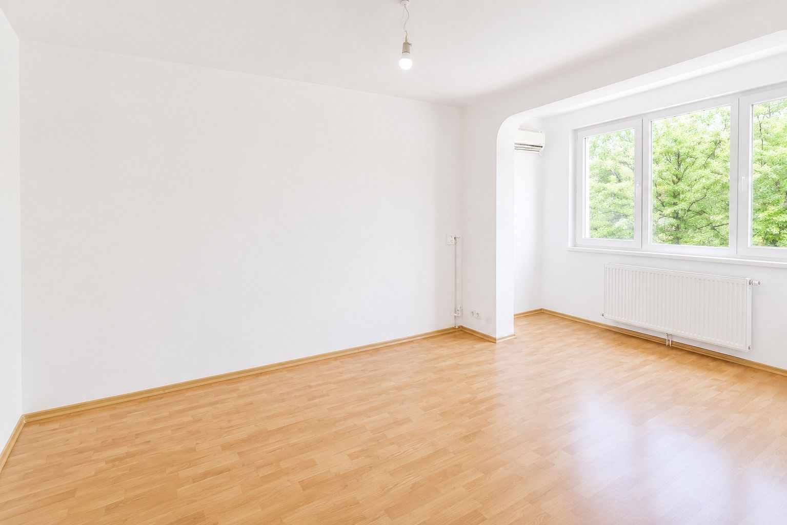 Apartament de 3 camere, decomandat, zona Politehnica - Poză 1