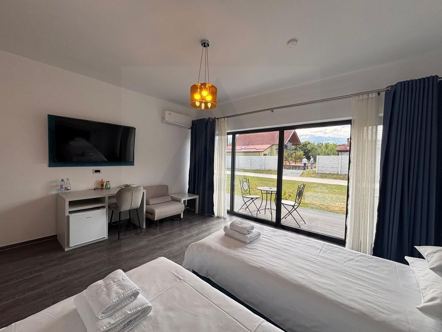 Pensiune PREMIUM 10 camere și Casă Individuală Valea Avrigului 4.600mp - Poză 13