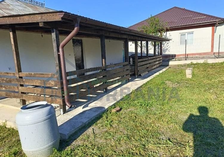 Casă renovată în stil tradițional, Romanesti, Iași – 3 camere, 50 mp utili, teren 3240 mp - Poză 3
