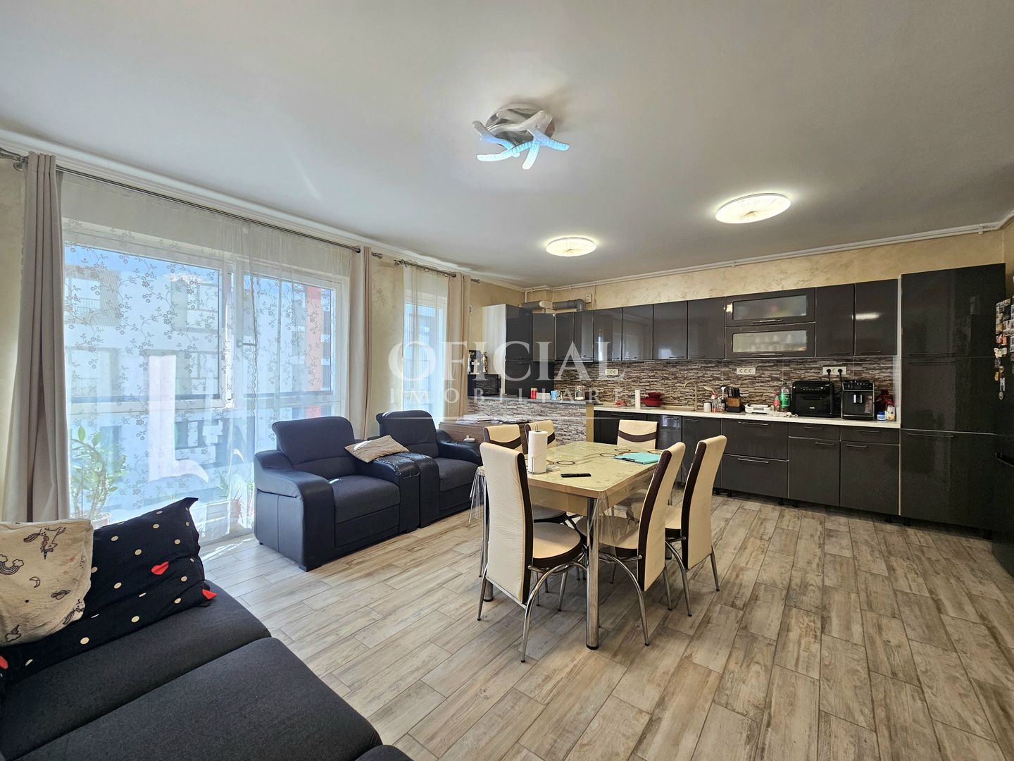 Apartament 4 Camere | 92 mp | Etaj 2 | Garaj | Zona Vivo Columna - Poză 1