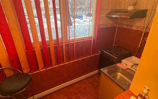 Apartament 4 camere de vânzare – zonă Școala 8 - Poză 2