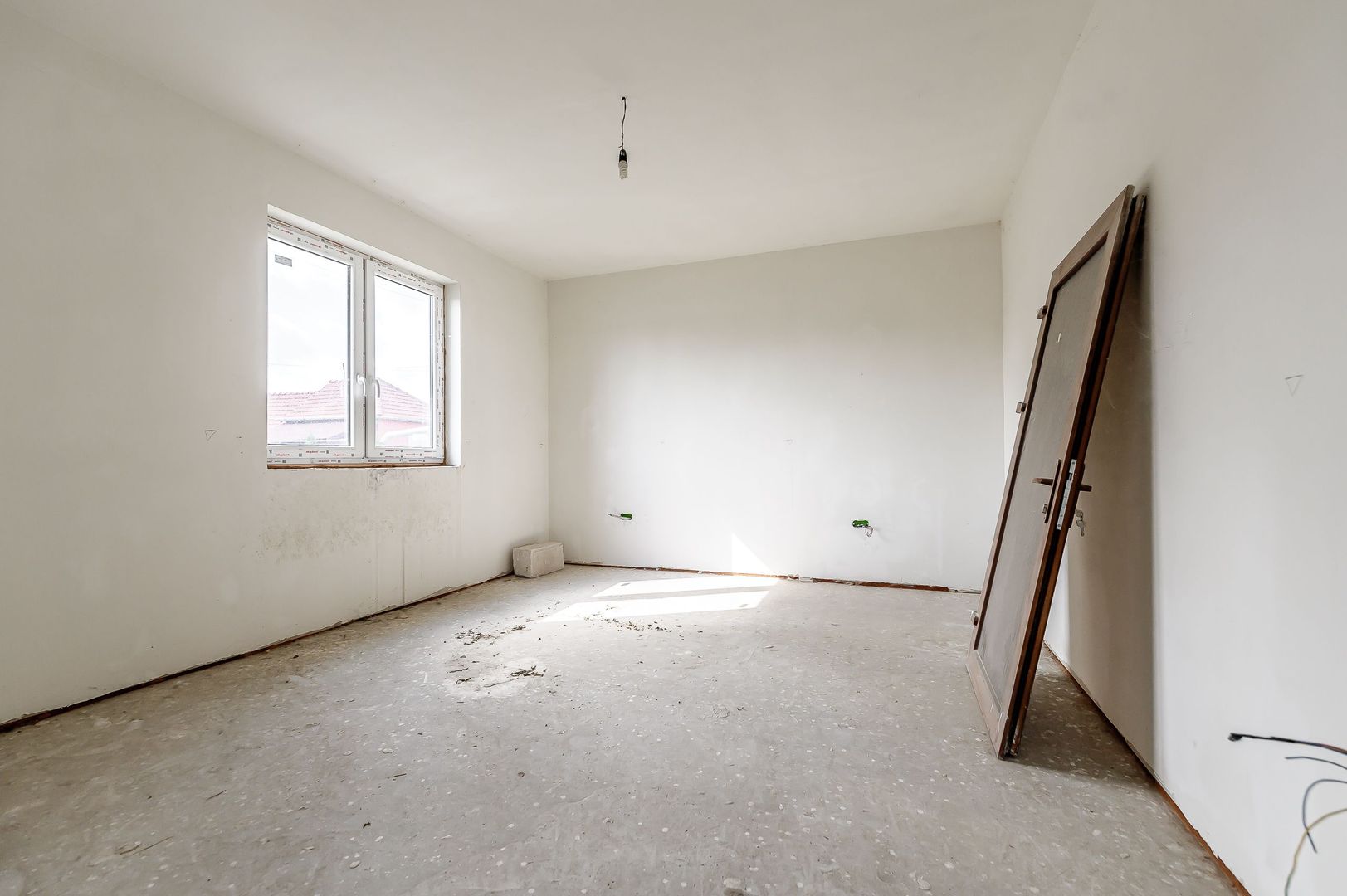 Descoperă Casă nefinisată cu 4 Camere Sântana - Poză 7