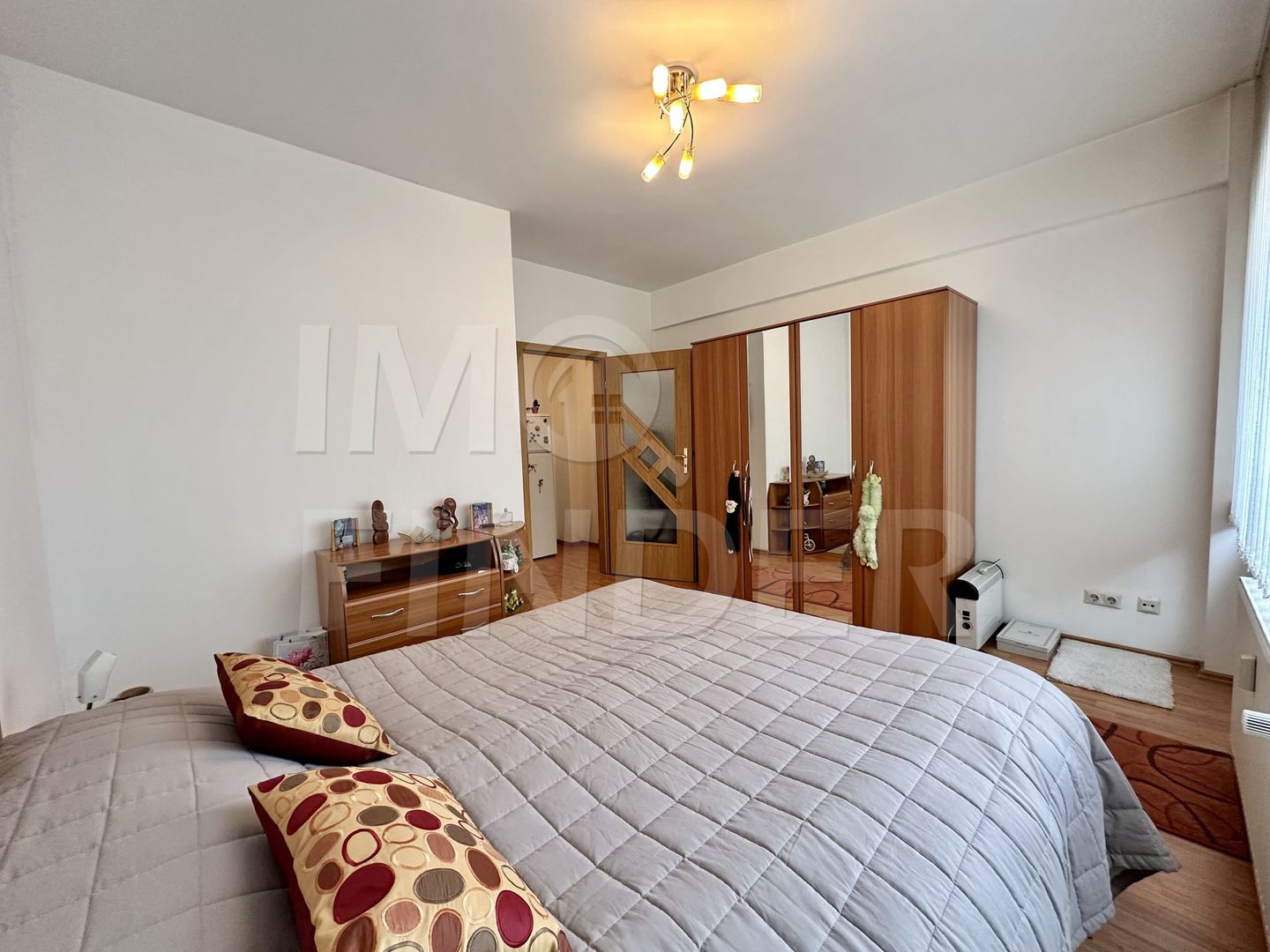 Apartament spațios cu 3 camere,  central, lumină naturală, parcare subterana - Poză 7