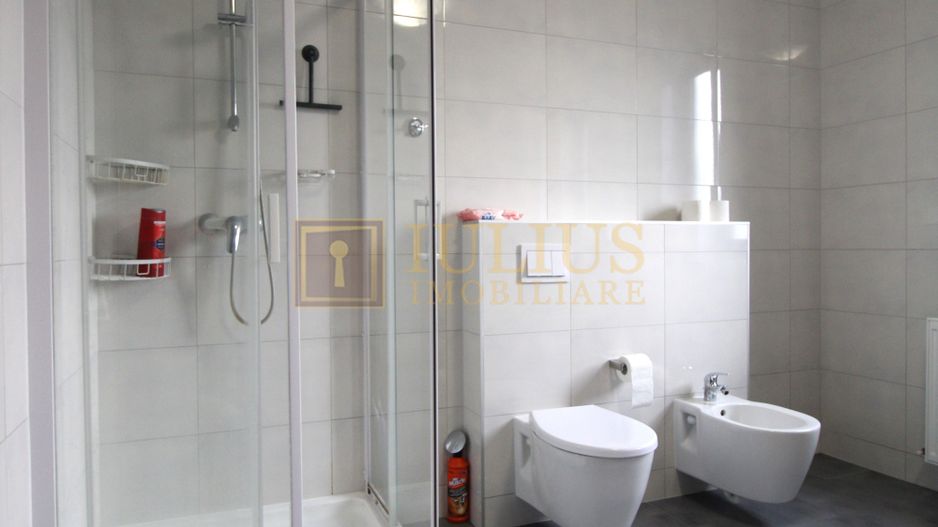 Casa Giroc, 4 camere, 2 bai, curte interioara. - Poză 12